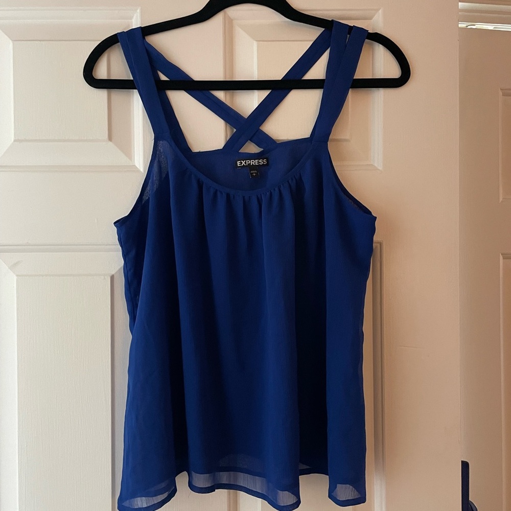 Flowy Express top with criss-crossed straps